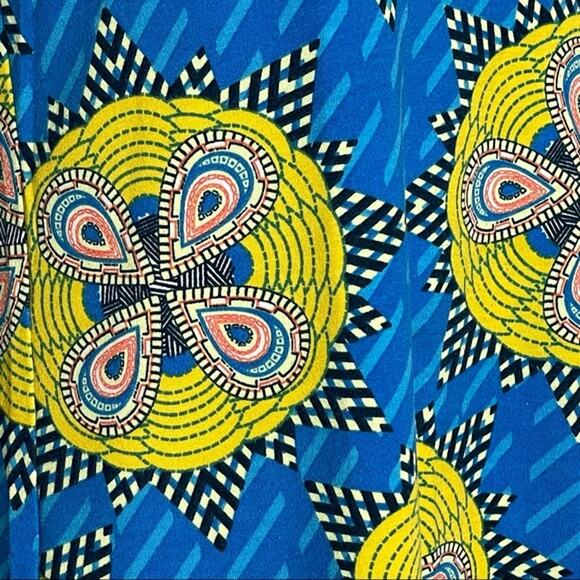 Lularoe Classic T Womens Top Butterfly Abstract Blue Yellow XXS - Picture 7 of 11